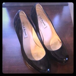LK Bennet Black patent leather Sledge pump size 37